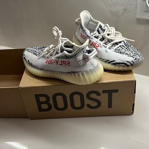 Yeezy yzy boost 350 v2 zebra